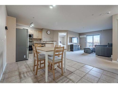 5305-69 Country Village Manor Ne, Calgary, AB - Indoor