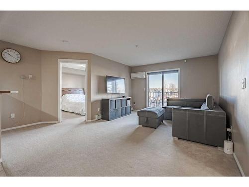 5305-69 Country Village Manor Ne, Calgary, AB - Indoor