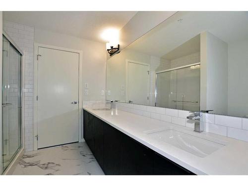 2206-220 Seton Grove Se, Calgary, AB - Indoor Photo Showing Bathroom