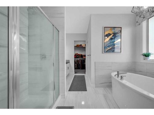 608 West Lakeview Drive, Chestermere, AB - Indoor Photo Showing Bathroom