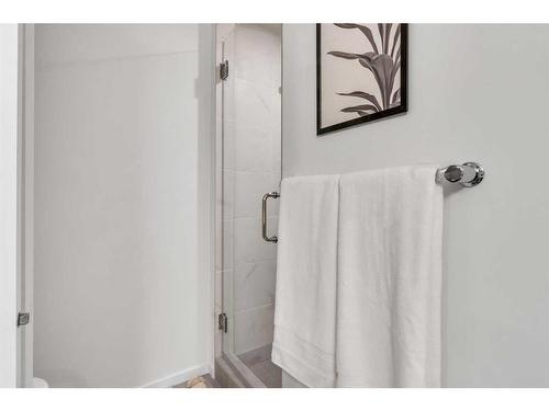 901 Windsong Drive Sw, Airdrie, AB - Indoor Photo Showing Bathroom