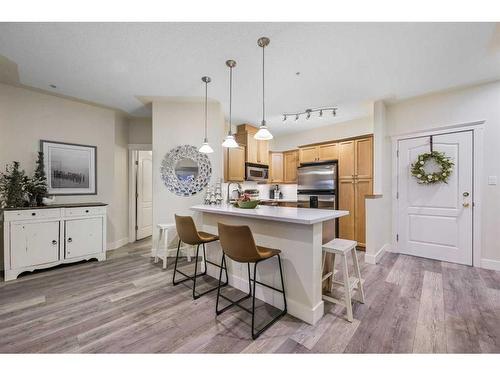 505-10 Discovery Ridge Close Sw, Calgary, AB - Indoor Photo Showing Kitchen