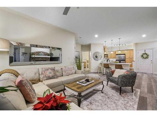 505-10 Discovery Ridge Close Sw, Calgary, AB - Indoor Photo Showing Living Room