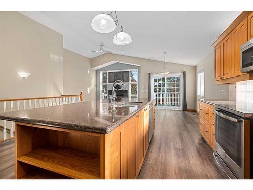 1721 Harrison Street, Crossfield, AB - Indoor Photo Showing Kitchen