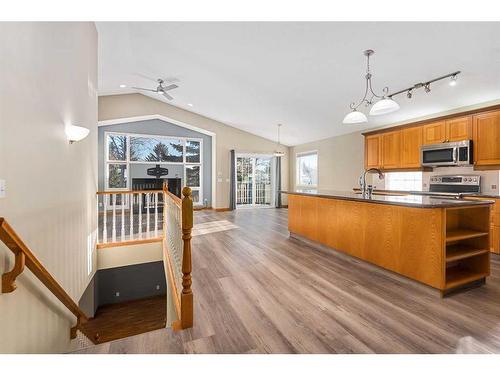 1721 Harrison Street, Crossfield, AB - Indoor Photo Showing Kitchen