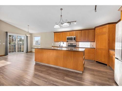 1721 Harrison Street, Crossfield, AB - Indoor Photo Showing Kitchen