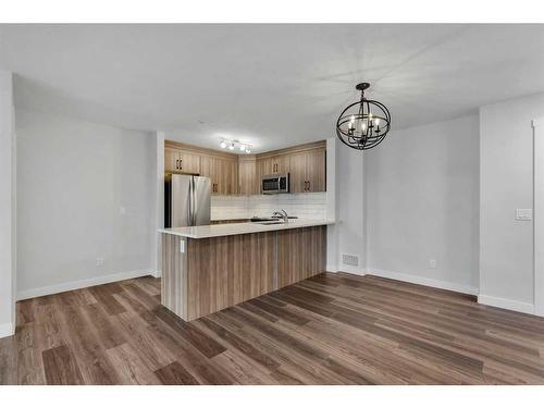 2313-6118 80 Avenue Ne, Calgary, AB - Indoor Photo Showing Kitchen