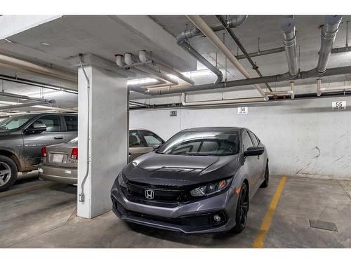 2313-6118 80 Avenue Ne, Calgary, AB - Indoor Photo Showing Garage