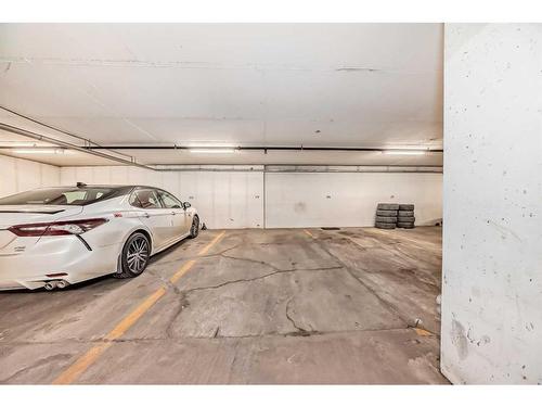 405-2000 Applevillage Court Se, Calgary, AB - Indoor Photo Showing Garage