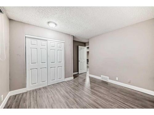 184 Castlebrook Drive Ne, Calgary, AB - Indoor Photo Showing Other Room