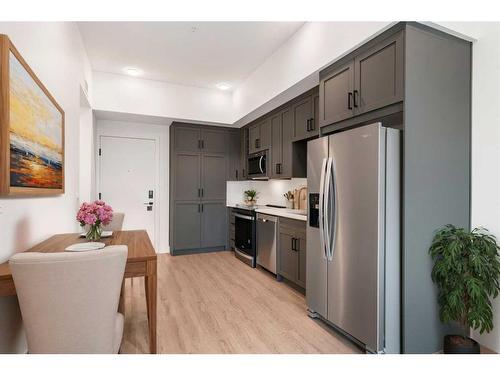 626-3932 University Avenue Nw, Calgary, AB - Indoor Photo Showing Kitchen