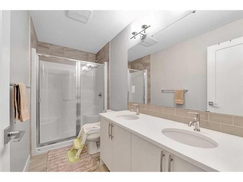 111-300 Auburn Meadows Manor Se, Calgary, AB - Indoor Photo Showing Bathroom