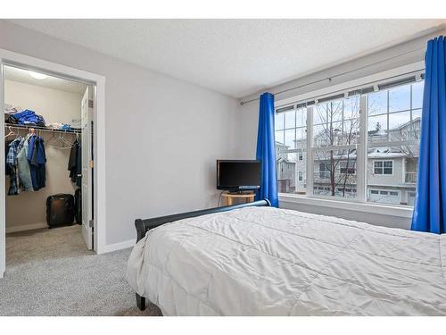 1102-7171 Coach Hill Road Sw, Calgary, AB - Indoor Photo Showing Bedroom