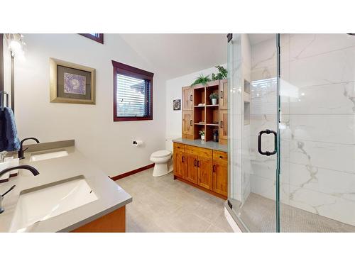 614 8Th Avenue Sw, Canmore, AB - Indoor Photo Showing Bathroom