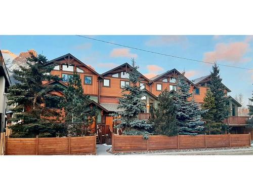 614 8Th Avenue Sw, Canmore, AB - Outdoor