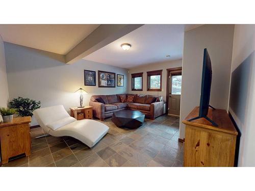 614 8Th Avenue Sw, Canmore, AB - Indoor