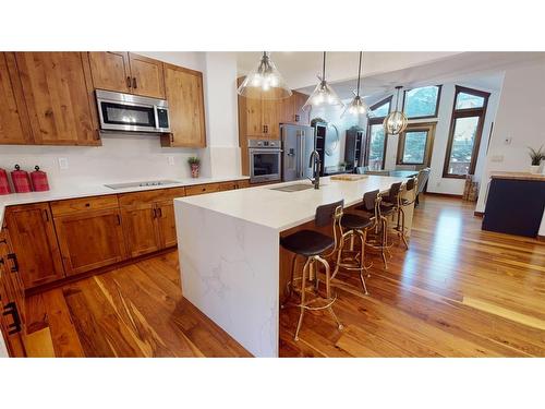 614 8Th Avenue Sw, Canmore, AB - Indoor Photo Showing Kitchen