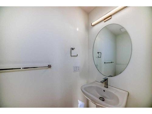 330 Sage Hill Circle Nw, Calgary, AB - Indoor Photo Showing Bathroom