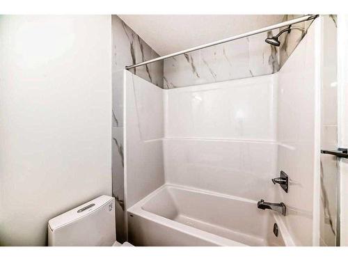 330 Sage Hill Circle Nw, Calgary, AB - Indoor Photo Showing Bathroom