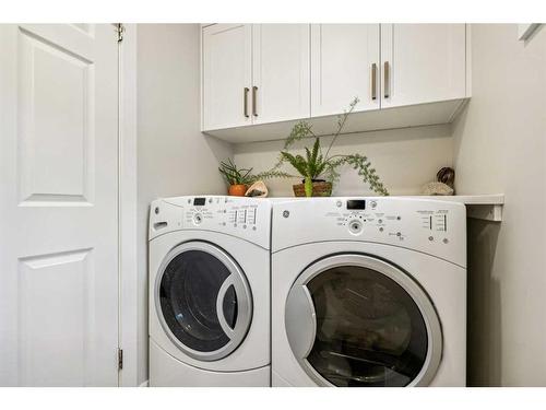 26 Shawbrooke Close Sw, Calgary, AB - Indoor Photo Showing Laundry Room