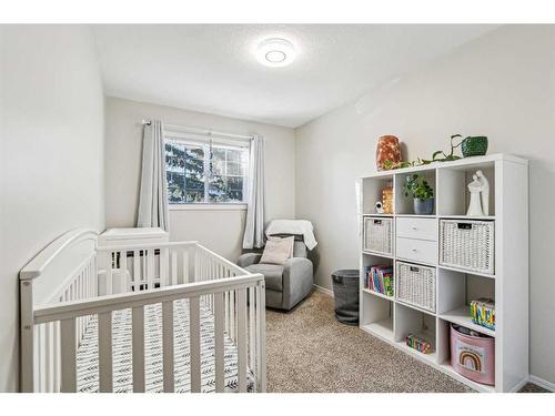 26 Shawbrooke Close Sw, Calgary, AB - Indoor Photo Showing Bedroom