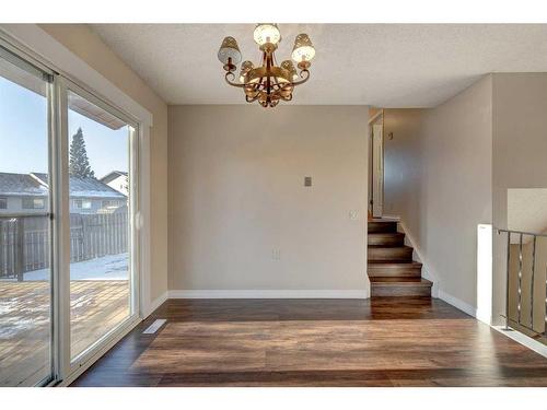 27 Castleridge Road Ne, Calgary, AB - Indoor Photo Showing Other Room