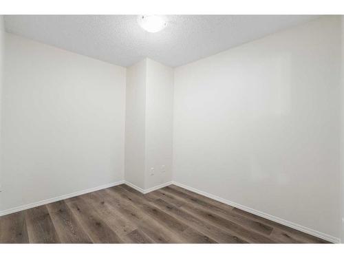 2403-505 Railway Street West, Cochrane, AB - Indoor Photo Showing Other Room