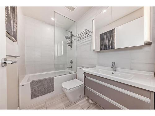 1608-930 16 Avenue Sw, Calgary, AB - Indoor Photo Showing Bathroom