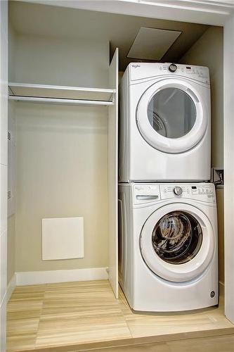 1608-930 16 Avenue Sw, Calgary, AB - Indoor Photo Showing Laundry Room