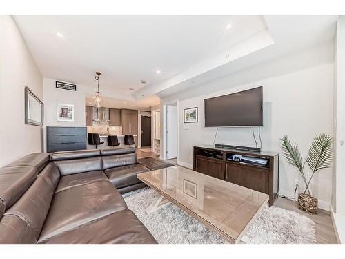 1608-930 16 Avenue Sw, Calgary, AB - Indoor Photo Showing Living Room