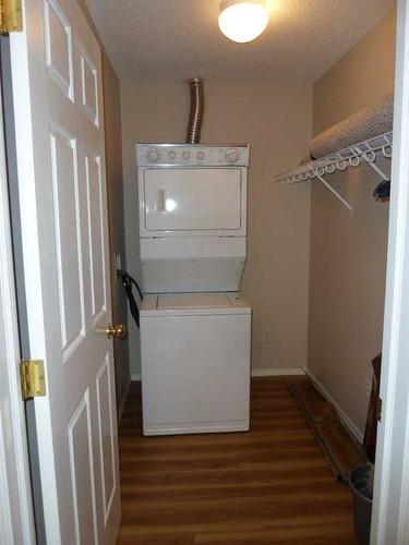 220-260 Shawville Way Se, Calgary, AB - Indoor Photo Showing Laundry Room