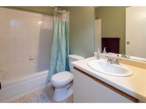 212 Riverstone Place Se, Calgary, AB - Indoor Photo Showing Bathroom