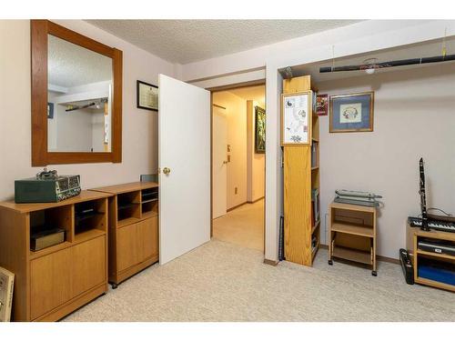 212 Riverstone Place Se, Calgary, AB - Indoor