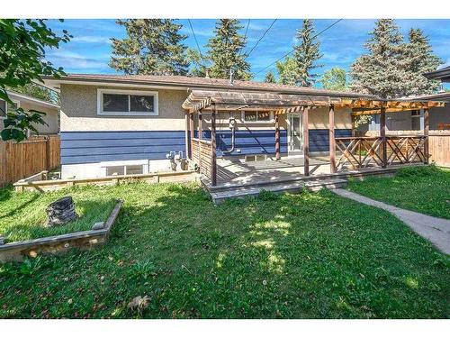 4124 Brisebois, Calgary, AB - Outdoor