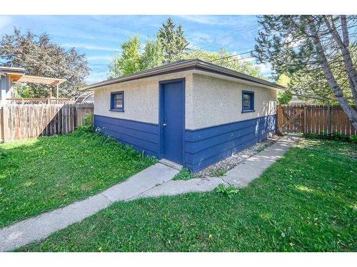 4124 Brisebois, Calgary, AB - Outdoor