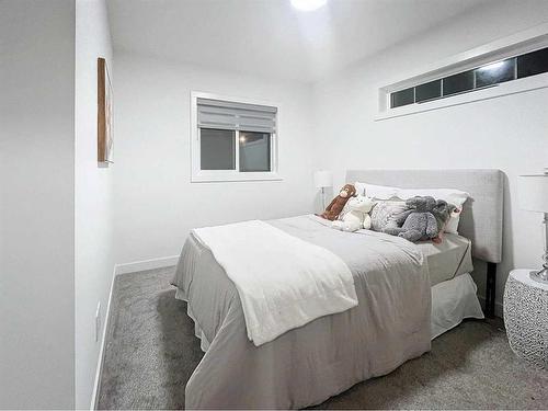 105 Legacy Glen Circle Se, Calgary, AB - Indoor Photo Showing Bedroom