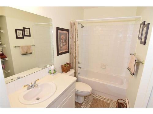 305-6800 Hunterview Drive Nw, Calgary, AB - Indoor Photo Showing Bathroom