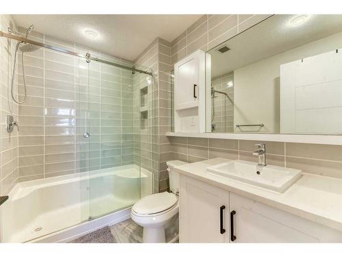 1308-350 Livingston Common Ne, Calgary, AB - Indoor Photo Showing Bathroom