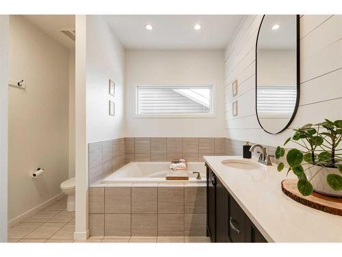 65 Auburn Springs Place Se, Calgary, AB - Indoor Photo Showing Bathroom