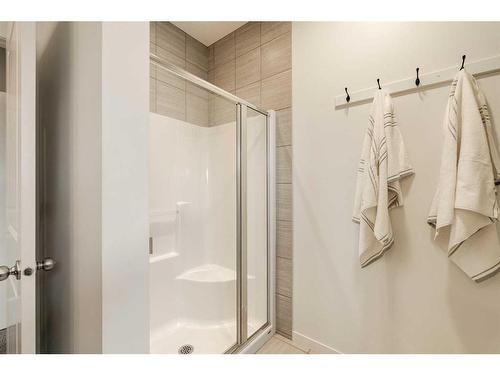 65 Auburn Springs Place Se, Calgary, AB - Indoor Photo Showing Bathroom