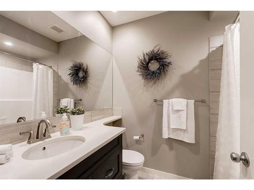 65 Auburn Springs Place Se, Calgary, AB - Indoor Photo Showing Bathroom