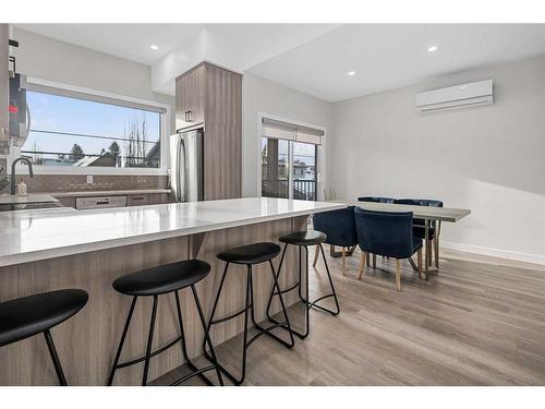 445 23 Avenue Ne, Calgary, AB - Indoor Photo Showing Kitchen