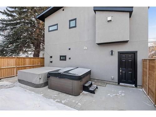 445 23 Avenue Ne, Calgary, AB - Outdoor With Exterior