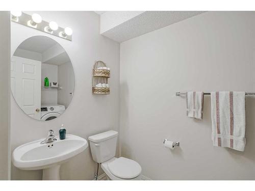 238 Citadel Meadow Grove Nw, Calgary, AB - Indoor Photo Showing Bathroom