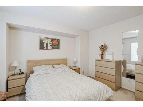 238 Citadel Meadow Grove Nw, Calgary, AB - Indoor Photo Showing Bedroom