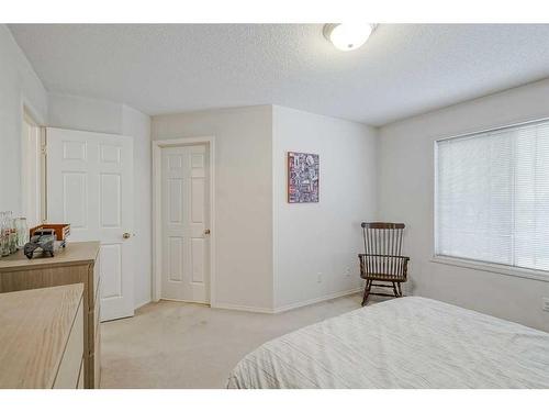 238 Citadel Meadow Grove Nw, Calgary, AB - Indoor Photo Showing Bedroom