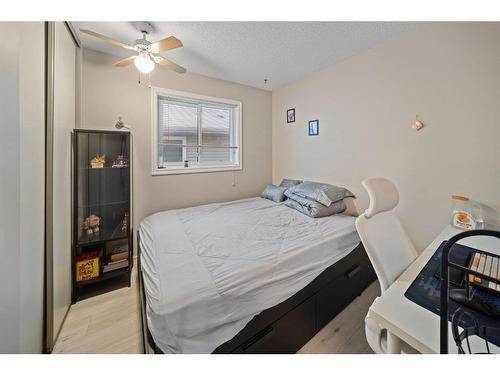 55 Erin Crescent Se, Calgary, AB - Indoor Photo Showing Bedroom