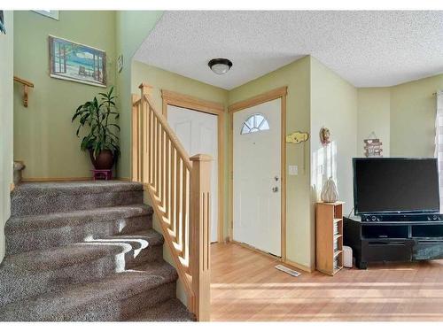 62 Cranberry Close Se, Calgary, AB - Indoor Photo Showing Other Room