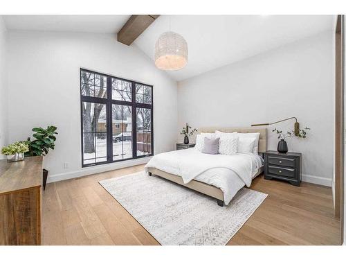 2040 56 Avenue Sw, Calgary, AB - Indoor Photo Showing Bedroom