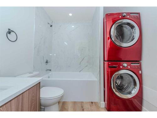 1435 42 Street Ne, Calgary, AB - Indoor Photo Showing Laundry Room